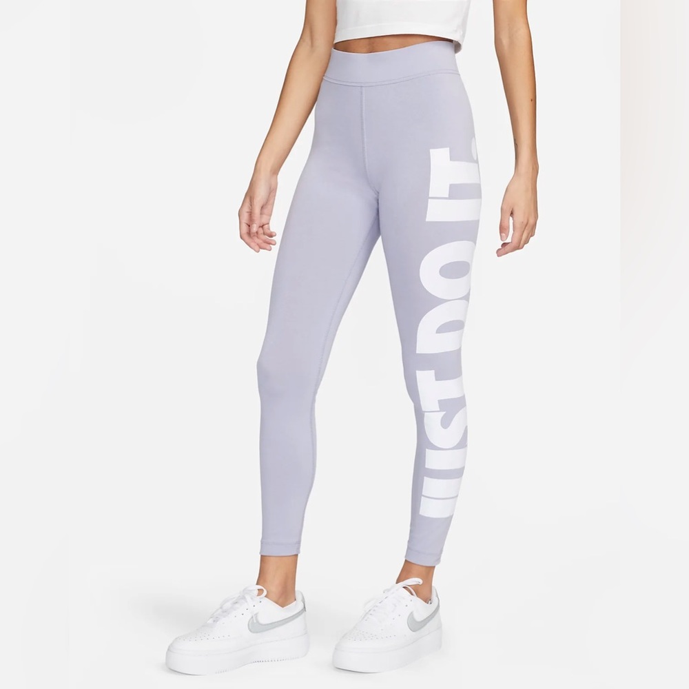 NWOT Nike Women's Just Do It Graphic Leggings Size Small Lavender Haze
